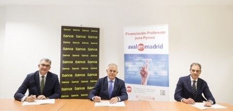 El Dir. Corporativo de Pymes y Aut&oacute;nomos de Bankia, Antonio Rodr&iacute;guez; el Dir. Gral. de Avalmadrid, Pedro Embid; y el Dir. Corporativo de la Territorial Madrid Este de Bankia, Juan A. Zaragoza.