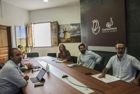 Durante la reuni&oacute;n, las dos instituciones abordaron otros asuntos de coordinaci&oacute;n con la C&aacute;mara Oficial de Comercio de Fuerteventura.