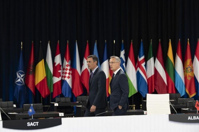 El presidente del Gobierno, Pedro S&aacute;nchez, y el secretario general de la OTAN, Jens Stoltenberg. Foto: Pool Moncloa/Borja Puig de la Bellacasa.