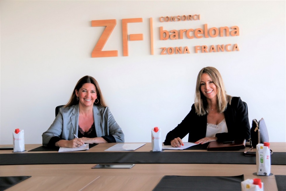 La firma del acuerdo la han realizado Blanca Sorigu&eacute;, directora general del Consorci de la Zona Franca de Barcelona, y Myriam Santos-Mor&aacute;n Torrens, directora territorial de Ibercaja en el Arco Mediterr&aacute;neo.