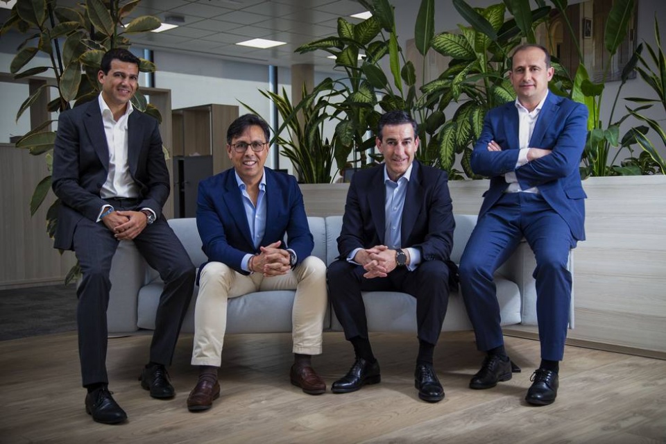 Equipo directivo de Lantania, Luis Corrales, Federico Ávila, Ándres Álvarez y José Alberto Carrasco. Equipo directivo de Lantania, Luis Corrales, Federico Ávila, Ándres Álvarez y José Alberto Carrasco.