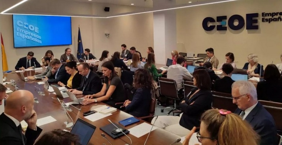 Encuentro en la sede de CEOE.