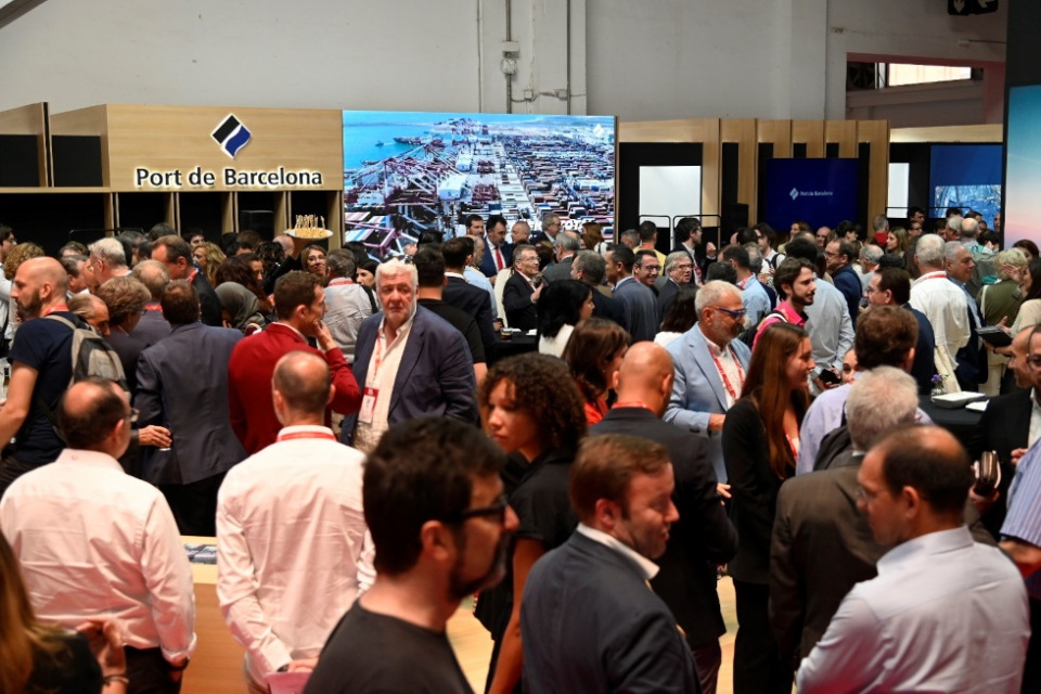 La feria líder en España de Logística, Transporte, Intralogística y Supply Chain y referente internacional. La feria líder en España de Logística, Transporte, Intralogística y Supply Chain y referente internacional.