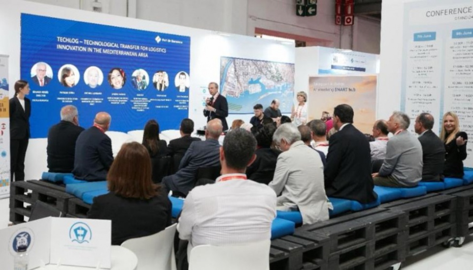 El stand del Port de Barcelona en el SIL 2023.