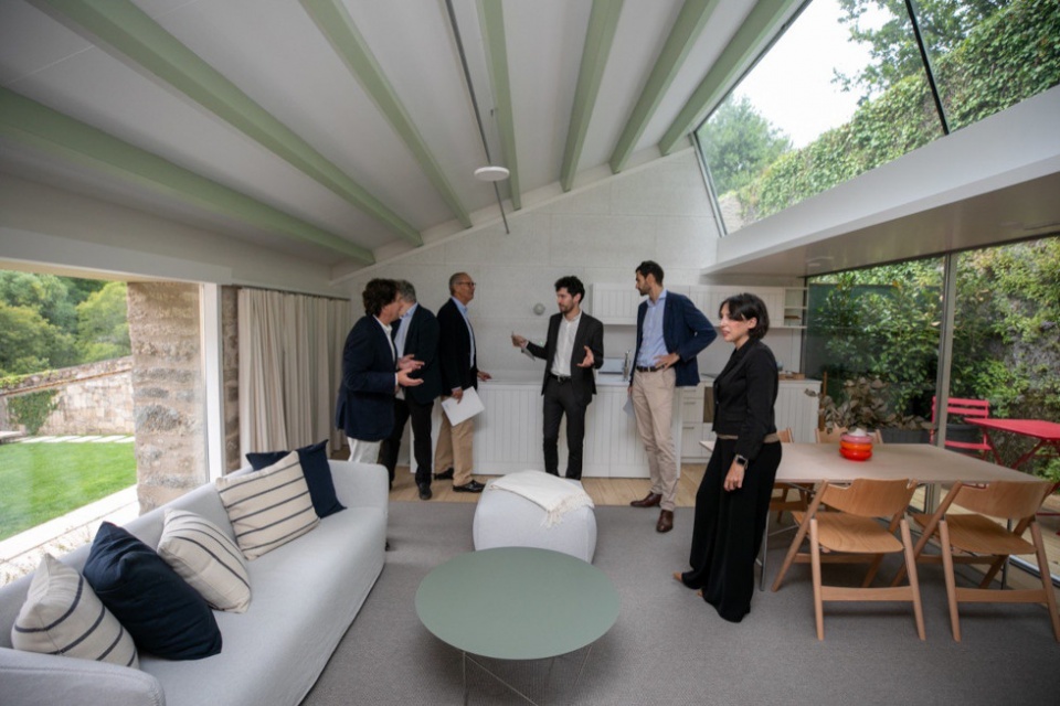 María Jesús Lorenzana, participó en la inauguración del proyecto Casas do Sarela en Santiago. María Jesús Lorenzana, participó en la inauguración del proyecto Casas do Sarela en Santiago.