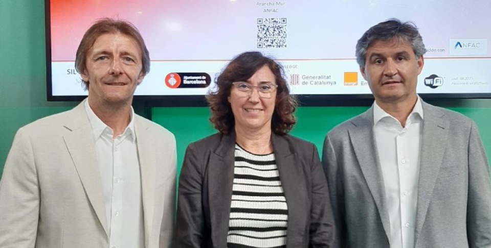 (de izq. a dcha): Ortiz, Mur y Tricio en el Sil de Barcelona. (de izq. a dcha): Ortiz, Mur y Tricio en el Sil de Barcelona.