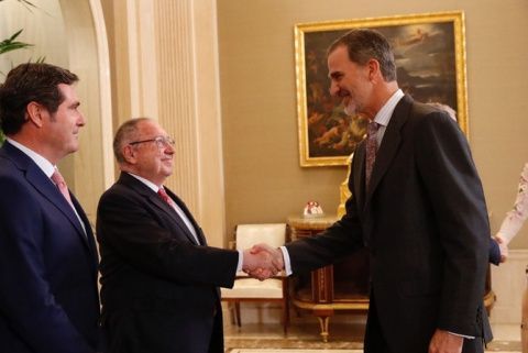 El Presidente de la C&aacute;mara de Comercio de Espa&ntilde;a, Jos&eacute; Luis Bonet con el Rey.