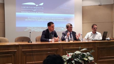 Jornada organizada por la Alianza para el Desarrollo Estrat&eacute;gico de las Infraestructuras de Arag&oacute;n en la C&aacute;mara de Comercio de Teruel.