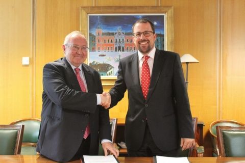 Jos&eacute; Luis Bonet, y el Secretario General de Industria y de la Peque&ntilde;a y Mediana Empresa, Ra&uuml;l Blanco han firmado el acuerdo.