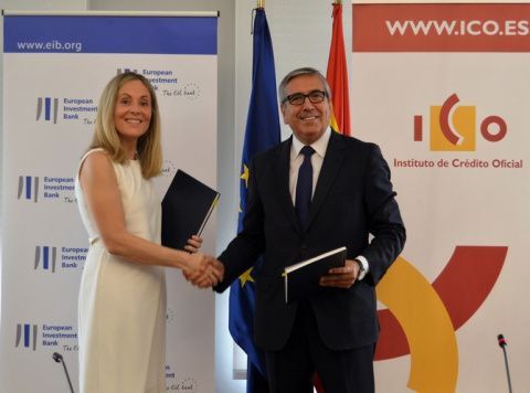 La vicepresidenta del BEI, Emma Navarro, y el presidente de ICO, Jos&eacute; Carlos Garc&iacute;a Quevedo, han firmado el acuerdo en Madrid.