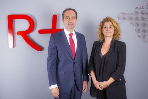 El convenio fue suscrito por Bel&eacute;n Mart&iacute;n, Directora General del Grupo Restalia y Alberto Delgado, Director de Banca Minorista de Banco Santander Espa&ntilde;a.