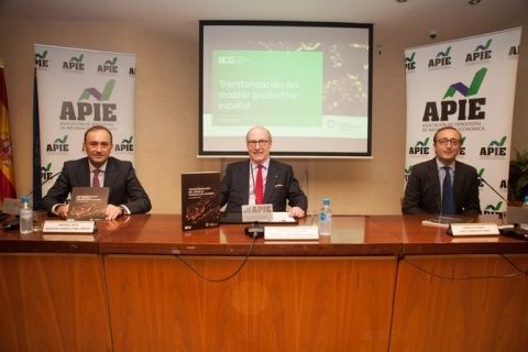 La presentaci&oacute;n del Informe, que se dirige tanto al sector p&uacute;blico como al sector privado.