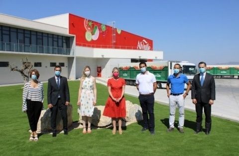 La visita de la consejera de Empresa, Industria y Portavoc&iacute;a, Ana Mart&iacute;nez Vidal, a las instalaciones de la empresa Alvalle en Alcantarilla.