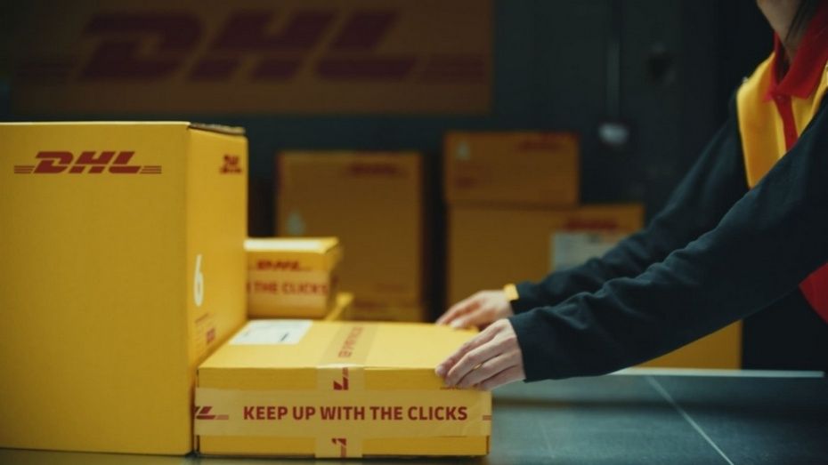 DHL ayuda a los comerciantes a seguir el ritmo de los clics. DHL ayuda a los comerciantes a seguir el ritmo de los clics.