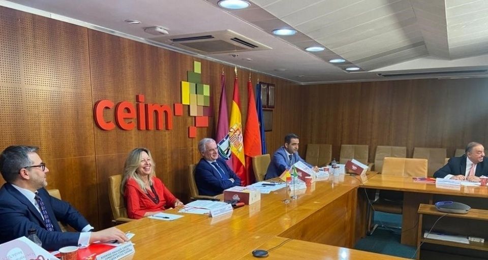 El desayuno de trabajo en la sede de la patronal madrileña. El desayuno de trabajo en la sede de la patronal madrileña.