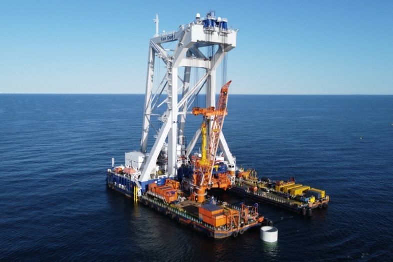 Buque de instalación de carga pesada de 8.000 toneladas Svanen. Buque de instalación de carga pesada de 8.000 toneladas Svanen.