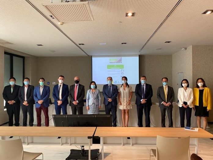 El evento fue inaugurado por la Embajadora de Tailandia en España y el Embajador de España en Tailandia. El evento fue inaugurado por la Embajadora de Tailandia en España y el Embajador de España en Tailandia.