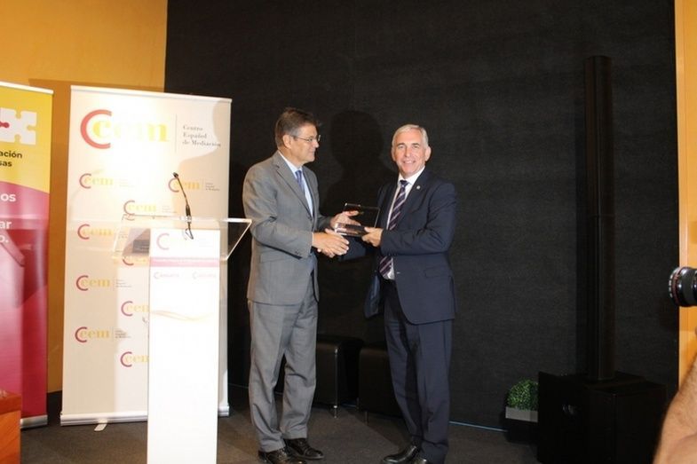El presidente del CEM, Rafael Catalá y el director ejecutivo de la EUIPO, Christian Archambeau. El presidente del CEM, Rafael Catalá y el director ejecutivo de la EUIPO, Christian Archambeau.