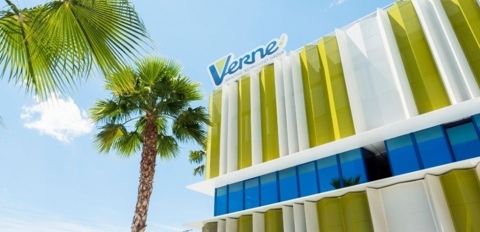 Verne. Verne.