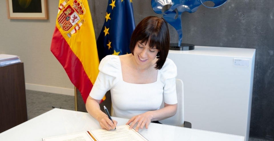 Firma del acuerdo desde la sede del Ministerio de Ciencia e Innovaci&oacute;n, en Madrid.
