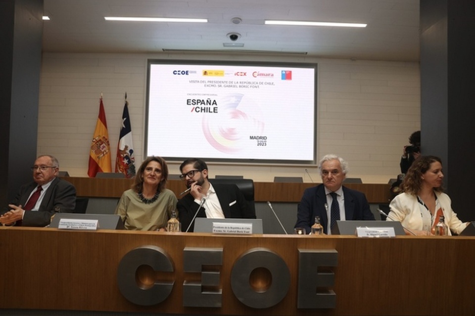 Participantes en la inauguraci&oacute;n del Encuentro Empresarial Espa&ntilde;a-Chile, con motivo de la visita de Gabriel Boric