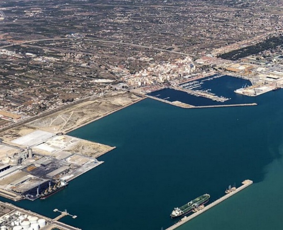 Una de las m&aacute;s importantes ventajas de Castell&oacute;n en su infraestructura portuaria puerta de entrada al Mediterr&aacute;neo, &Aacute;frica, Oriente Medio y el Mar Negro.