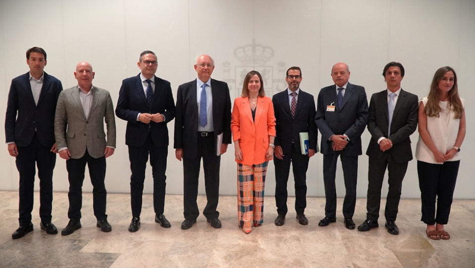 Foto de Familia de la reuni&oacute;n con representantes del sector porcino.