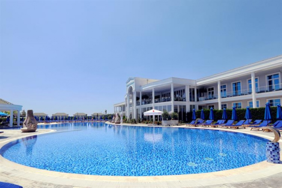Velipoja Grand Europa Resort