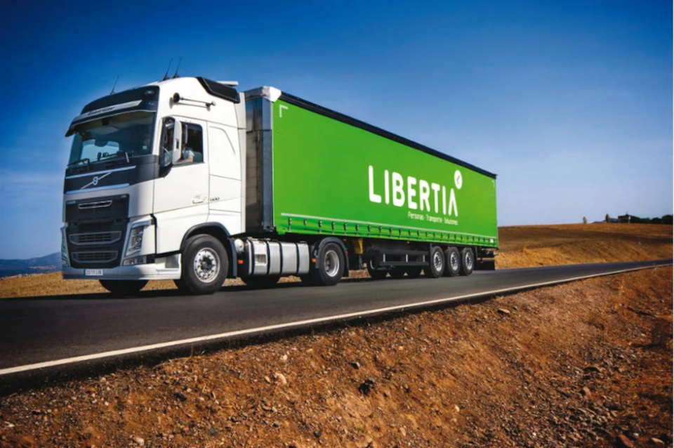 Tauliner LIBERTIA con equipada con tecnología de control, geolocalización y seguridad en carretera. Tauliner LIBERTIA con equipada con tecnología de control, geolocalización y seguridad en carretera.
