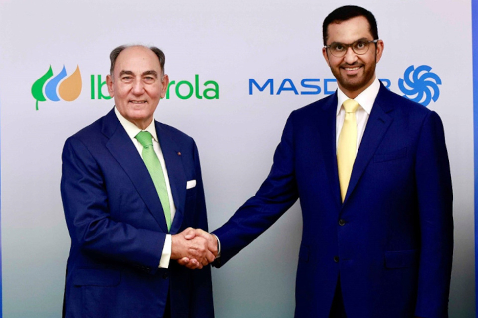 Ignacio Gal&aacute;n, presidente de Iberdrola, junto a su Excelencia Dr. Sultan Al Jaber, Ministro de Industria y Tecnolog&iacute;a Avanzada de los EAU y presidente de Masdar.