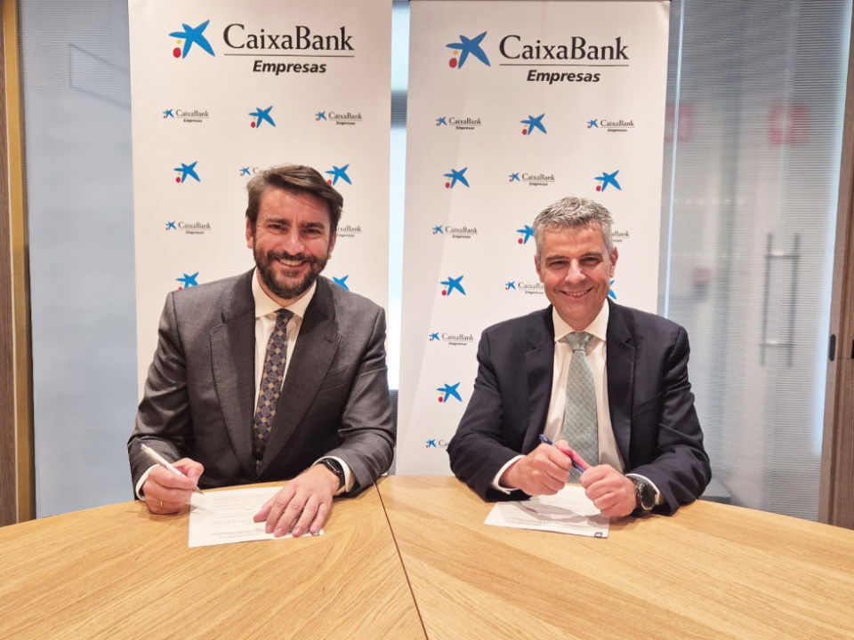 El momento de la firma. El momento de la firma.