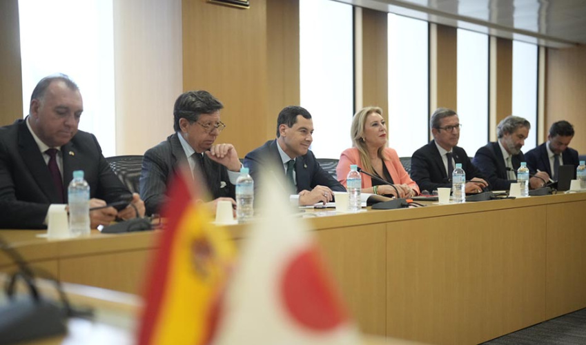 La delegaci&oacute;n andaluza, durante la reuni&oacute;n con los dirigentes de Jetro, organismo responsable de la promoci&oacute;n del comercio exterior de Jap&oacute;n.