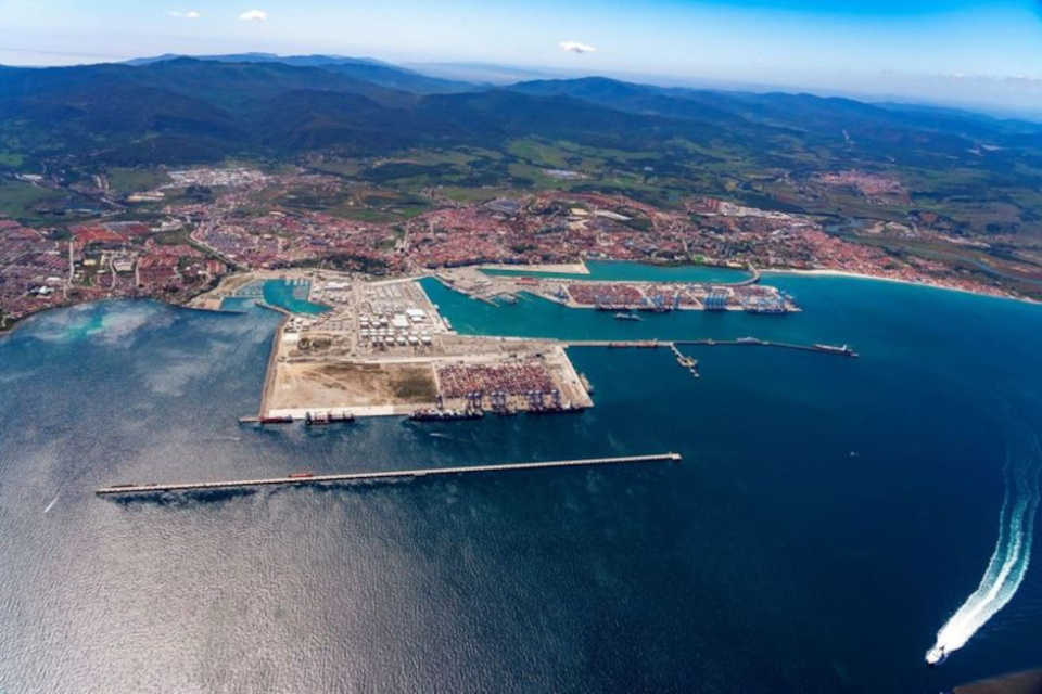 Isla Verde Exterior - TTI Algeciras. Isla Verde Exterior - TTI Algeciras.