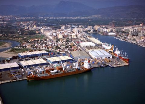 Puerto de Gand&iacute;a-Muelle Serpis.