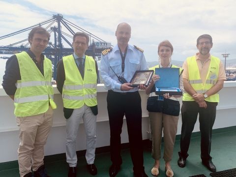 La entrega de Metopa. La entrega de Metopa.