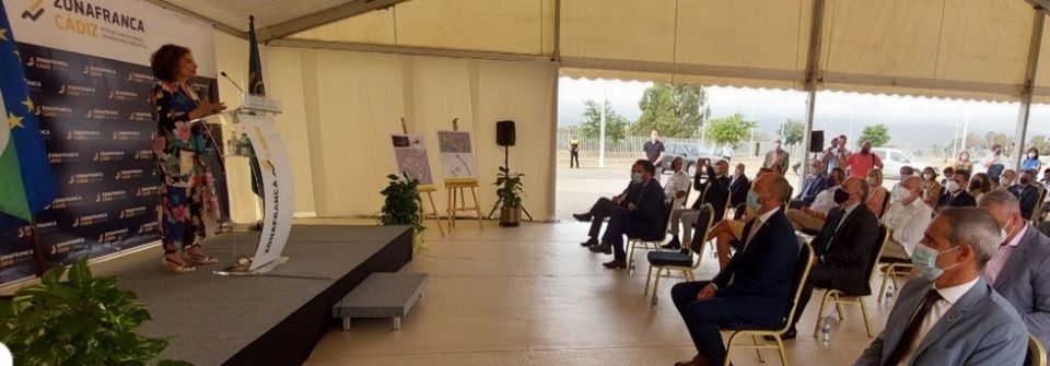 La ministra de Hacienda y Funci&oacute;n P&uacute;blica, Mar&iacute;a Jes&uacute;s Montero, durante el arranque de la obra.