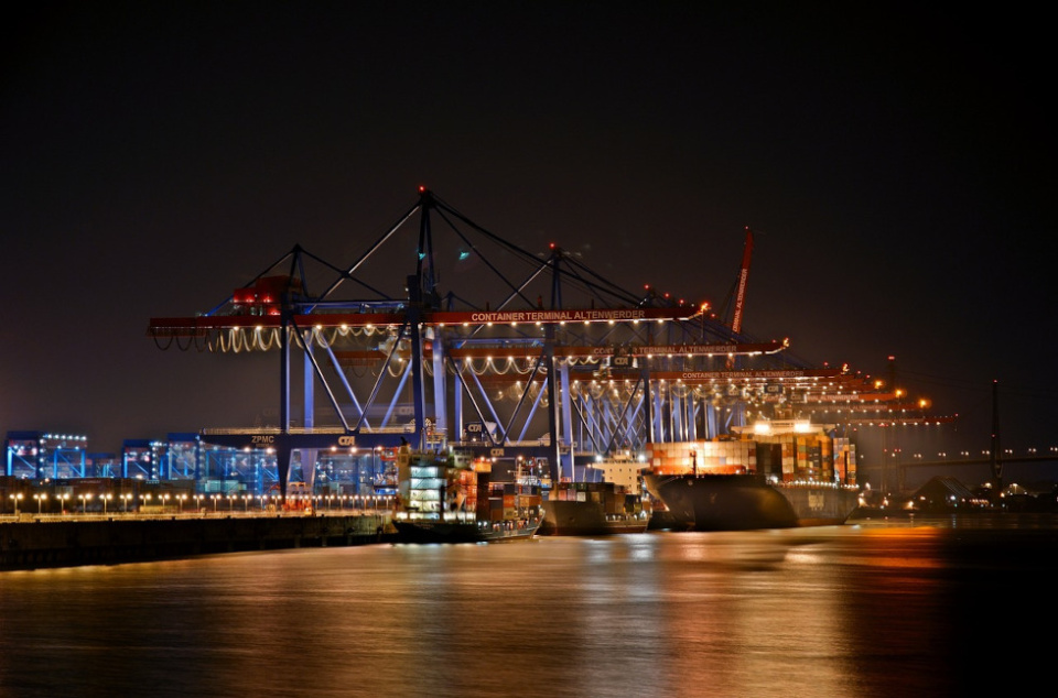 A pesar del auge de las exportaciones, el d&eacute;ficit comercial se ampli&oacute; en junio hasta los 3.588 millones de euros, impulsado en gran medida por la fortaleza de las importaciones.