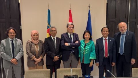 La visita de la delegación de la Asociación de Naciones del Sudeste Asiático (ASEAN). La visita de la delegación de la Asociación de Naciones del Sudeste Asiático (ASEAN).
