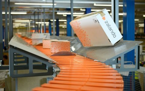 Denipro ha adaptado las gu&iacute;as laterales del transportador a las necesidades de Zalando.