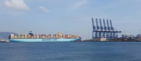 Maersk, Puerto de Algeciras. Maersk, Puerto de Algeciras.