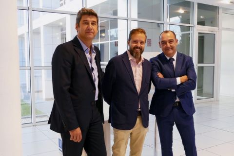 Izd a dcha: Ángel Fernández, Dtor.Itainnova; Pedro Fatás, Dtor. General BSV, José Ignacio Goñi, Dtor. General Comextic. Izd a dcha: Ángel Fernández, Dtor.Itainnova; Pedro Fatás, Dtor. General BSV, José Ignacio Goñi, Dtor. General Comextic.