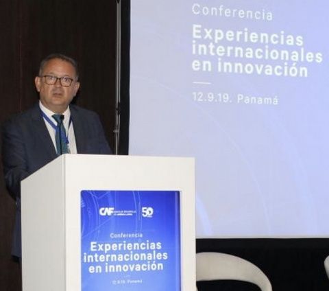 Narciso Casado durante su intervenci&oacute;n en la Conferencia sobre Experiencias Internacionales en Innovaci&oacute;n en Panam&aacute;.