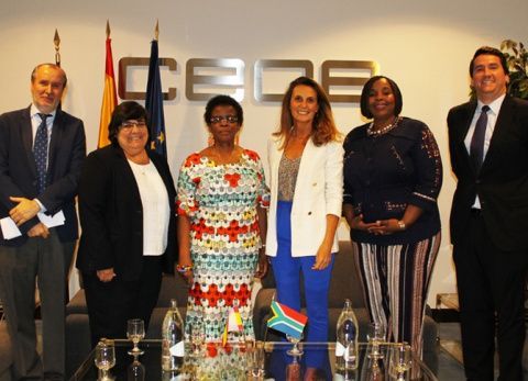 Reuni&oacute;n con la nueva embajadora de Sud&aacute;frica en Espa&ntilde;a, Thenjwe Ethel Mtintso.