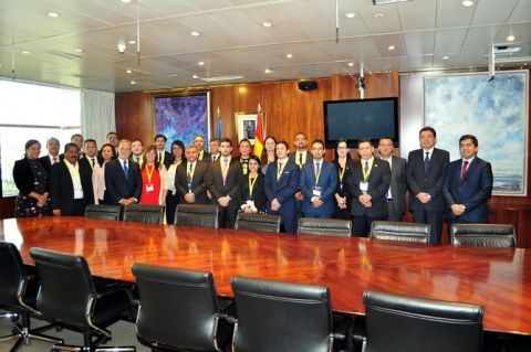 En el curso participan 25 alumnos de 12 pa&iacute;ses latinoamericanos.