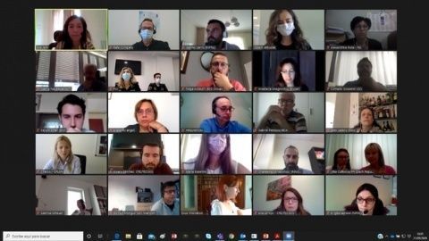 Imagen de algunos de los participantes durante la reuni&oacute;n de arranque del proyecto.