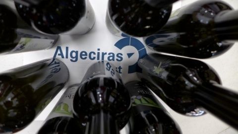 Botellas de aceite de oliva, Puerto de Algeciras. Botellas de aceite de oliva, Puerto de Algeciras.