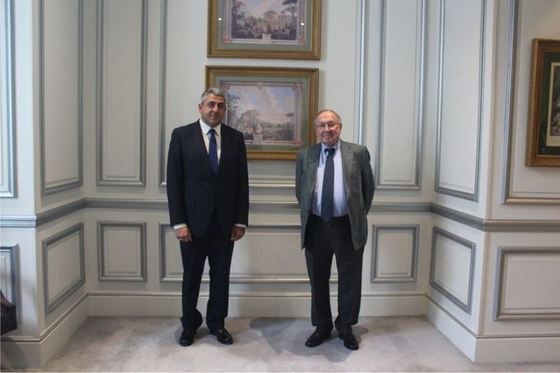 Zurab Pololikashvili y José Luis Bonet, en la reunión. Zurab Pololikashvili y José Luis Bonet, en la reunión.