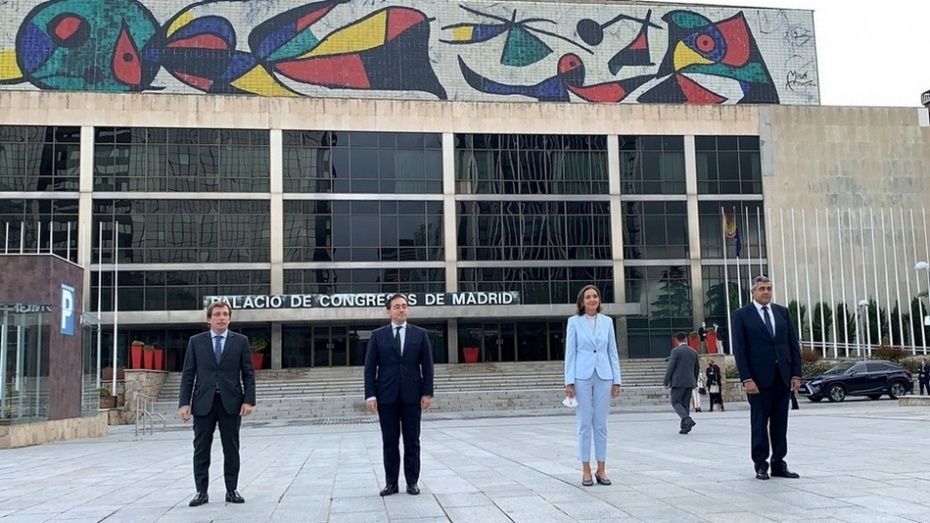 Foto de familia en el Palacio de Congresos. Foto de familia en el Palacio de Congresos.