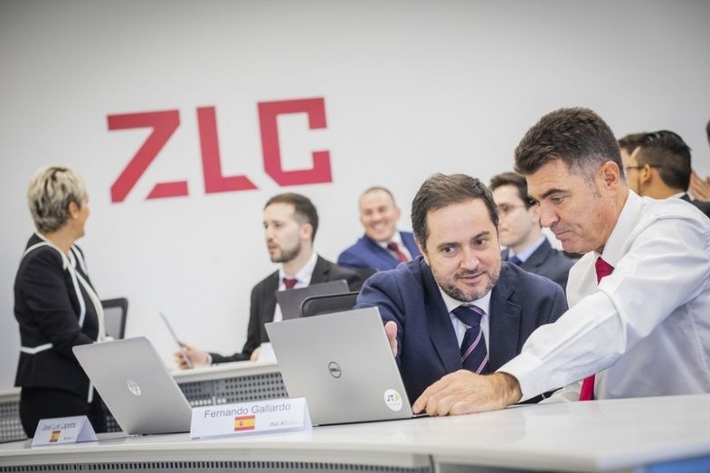 Estudiantes de ZLC en clase. Estudiantes de ZLC en clase.
