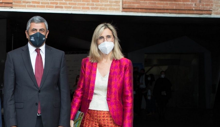 Zurab Pololikashvili, secretario general de la OMT, y Núria Vilanova, presidenta de CEAPI (Foto: CEAPI) Zurab Pololikashvili, secretario general de la OMT, y Núria Vilanova, presidenta de CEAPI (Foto: CEAPI)